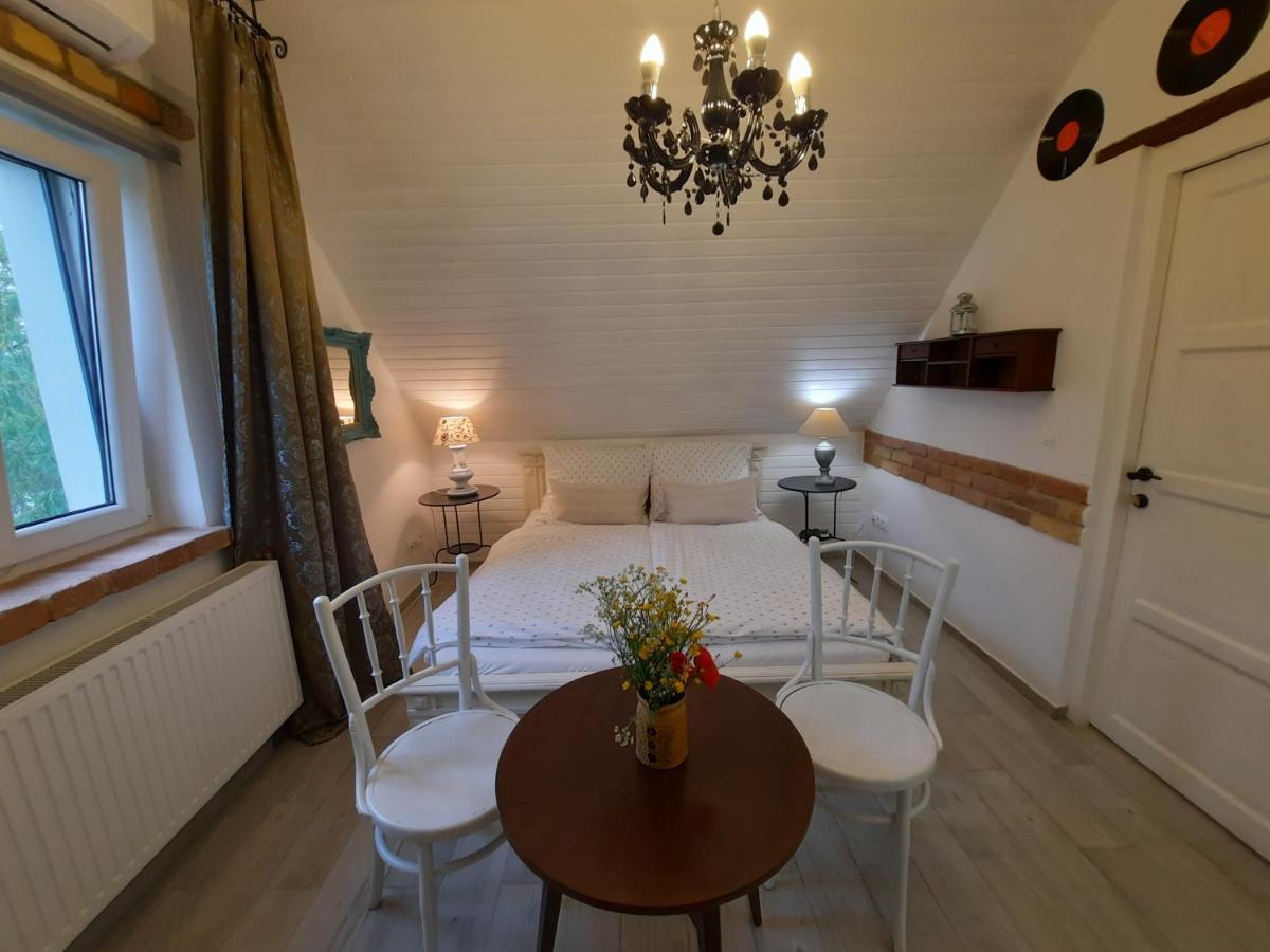 Piac Vendeghaz Hotel Kaptalantoti ภายนอก รูปภาพ