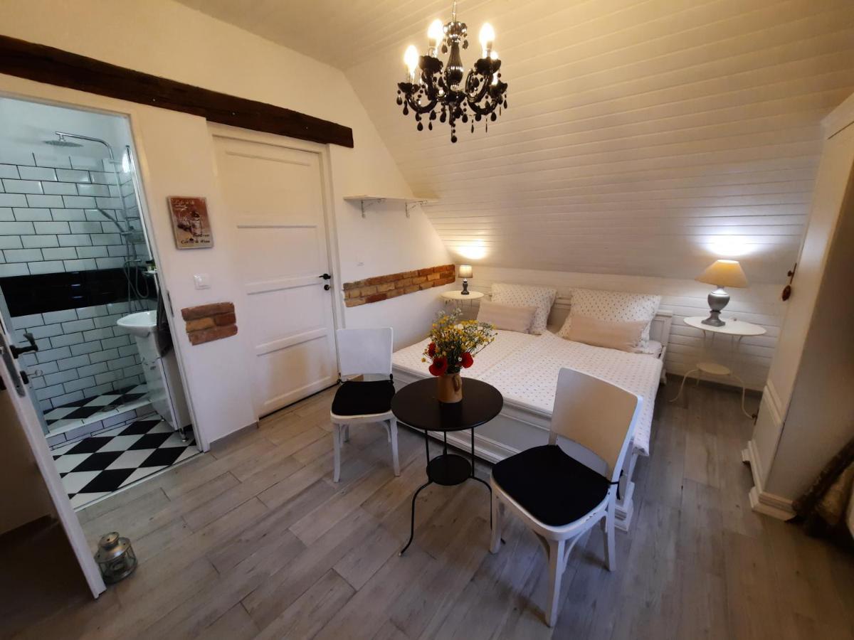 Piac Vendeghaz Hotel Kaptalantoti ภายนอก รูปภาพ