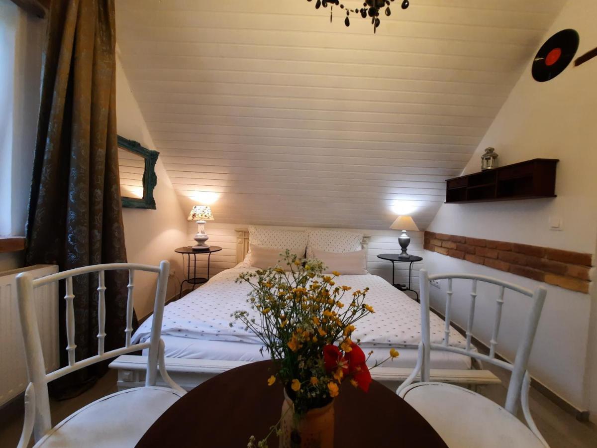 Piac Vendeghaz Hotel Kaptalantoti ภายนอก รูปภาพ